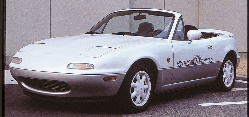 Illustration for article titled Mazda Once Built A Rotary Miata Powered By Miraculous Science-Fuel